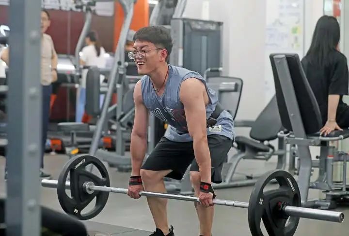 健身房私教套餐价格表_高端私教健身房_健身房私教价格表图片大全