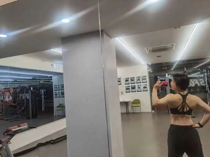 健身房私教价格表图片大全_健身房私教套餐价格表_高端私教健身房