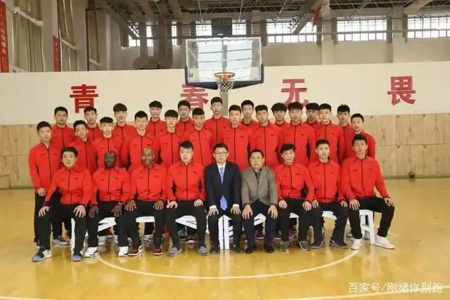 篮球联赛冠军中国名单_篮球联赛冠军中国是谁_中国篮球联赛所有冠军