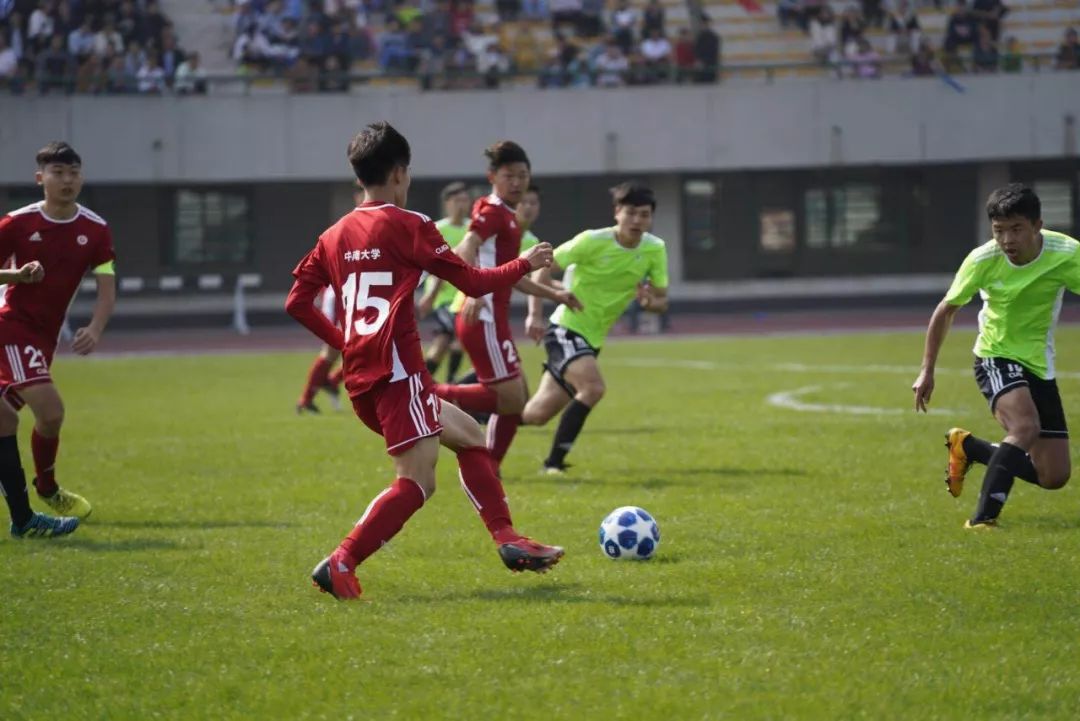 全国小学生足球赛冠军_全国小学生足球比赛结果_2021年全国小学生足球比赛