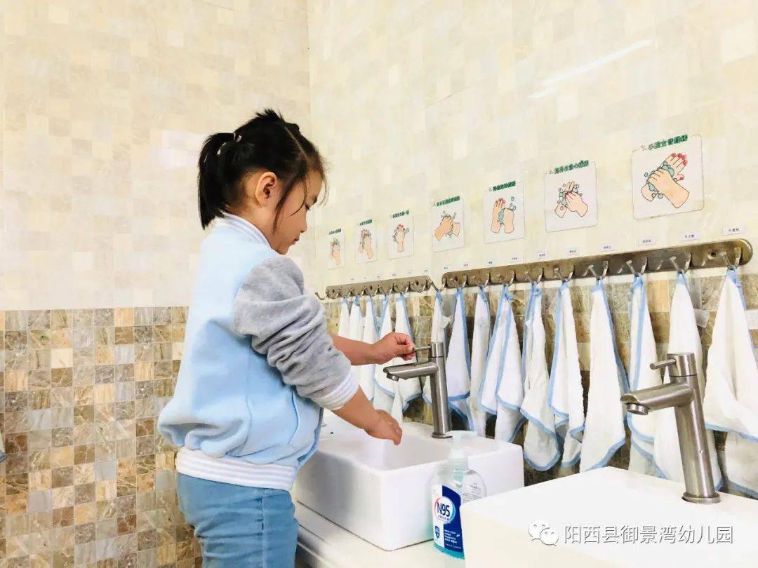 刷鞋子的体会与心得_生活技能课刷鞋子_学会了刷鞋子