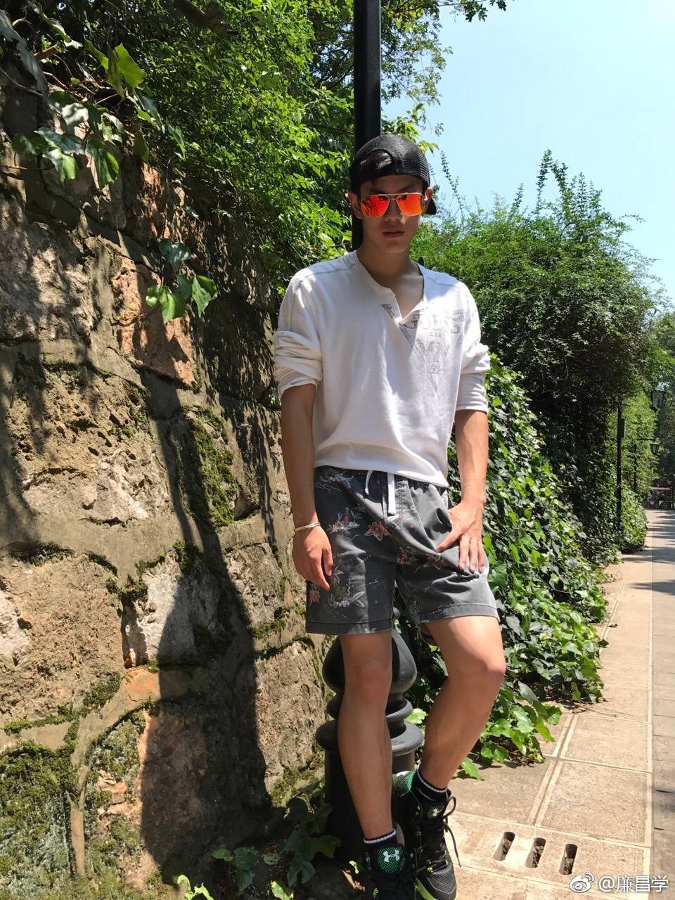 高中生运动会诗_高中生运动会花式入场视频_高中生运动会主持词
