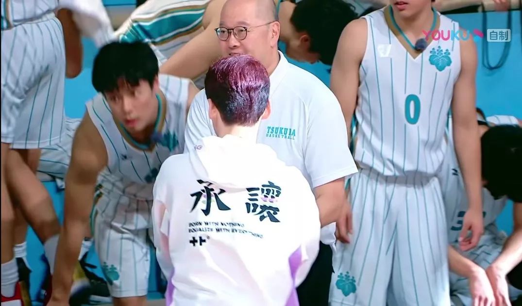 街球和正规篮球的区别_街球和正规篮球的规则_篮球街球动作大全