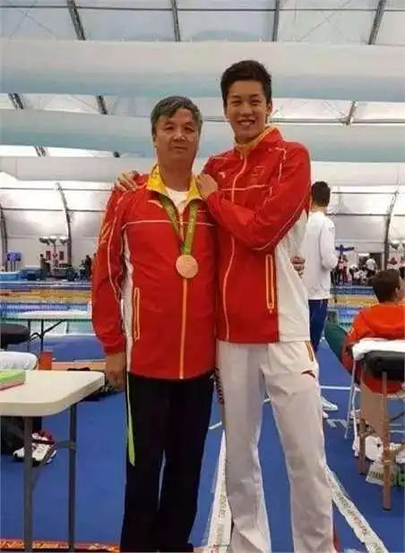 游泳男子冠军 汪顺_游泳奥运冠军汪顺_男子游泳运动员汪顺