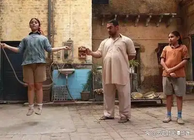 倒地摔跤规则是什么_倒地摔跤规则图片_摔跤倒地规则