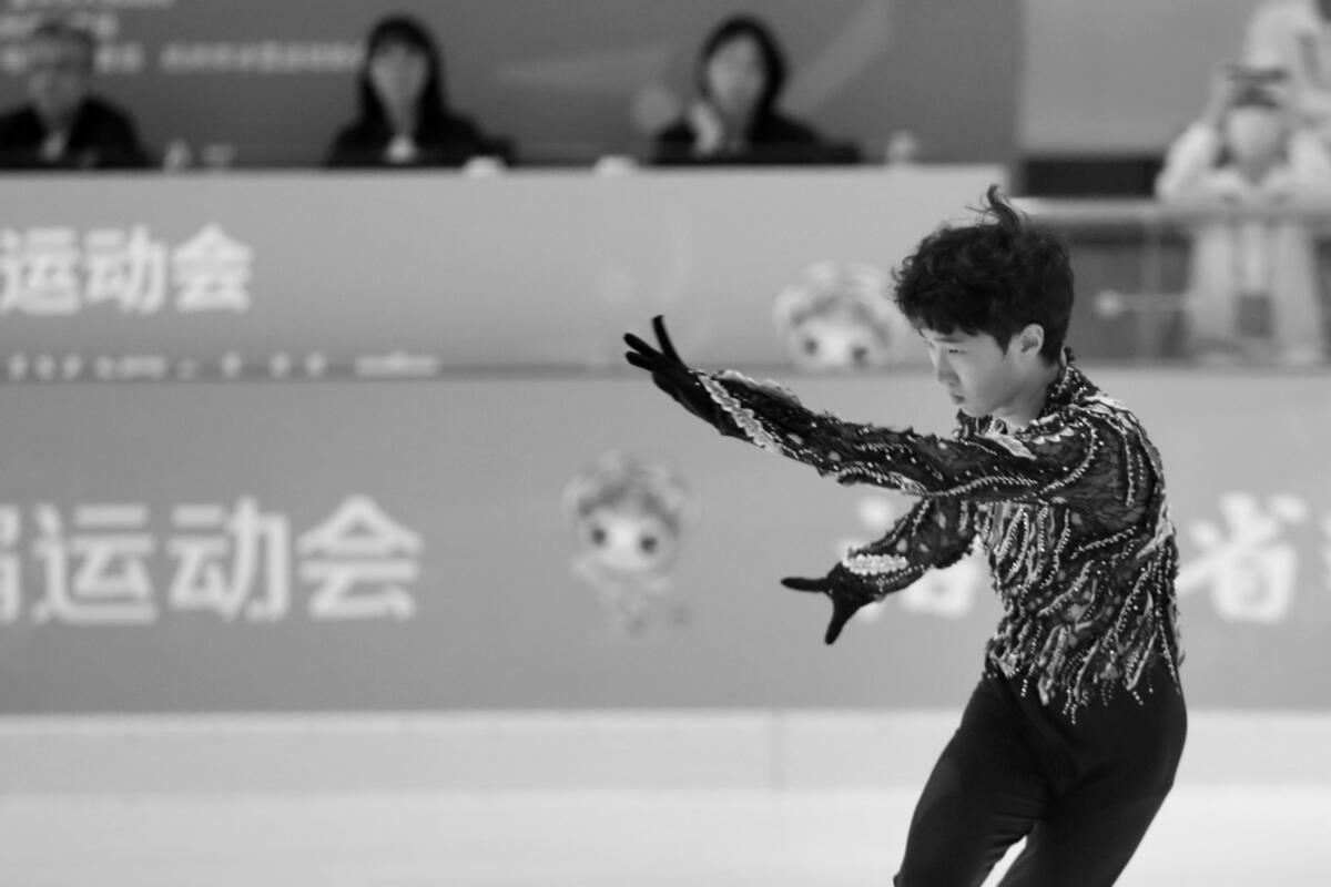 广东省省运会男子篮球冠军是谁_广东省男子篮球联赛2020_广东男篮冠军写真